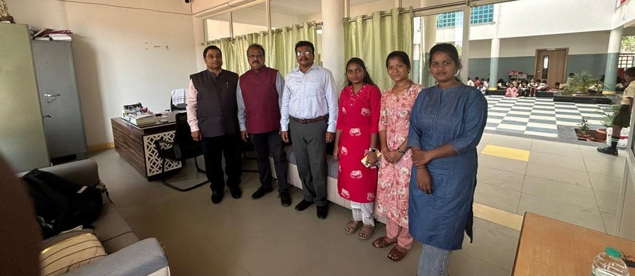Takshasheela School teachers and trainers after the program